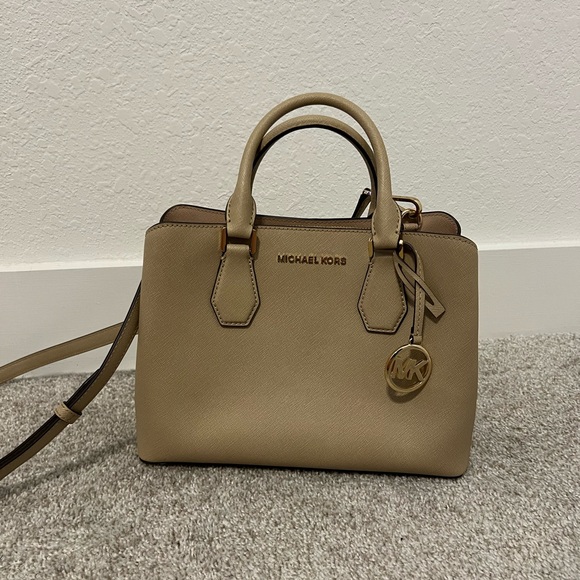 Michael Kors Purse - Picture 1 of 4